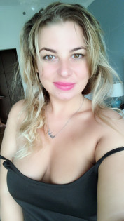 I provie all thpe of services, i like to make massage, role play, erotic massage... Silvia